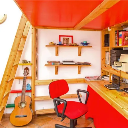 Charming Studio Near The Colosseum In Rome 45 M² With Balcony