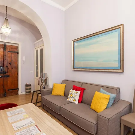 Luxury Three Bedrooms Flat In Roma Center