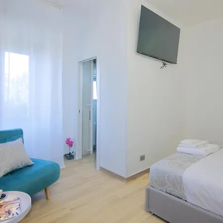 New Apartment Above Metro A Lucio Sestio