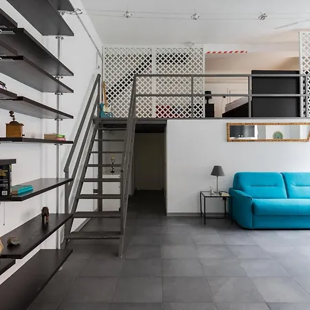 Trevi Fountain Modern Loft Apartment
