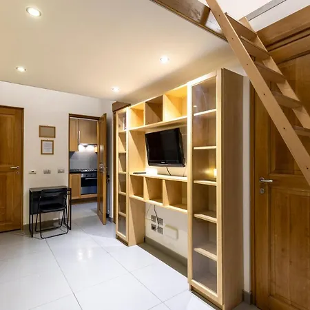 Apt Urbana 156 - Monti Apartment