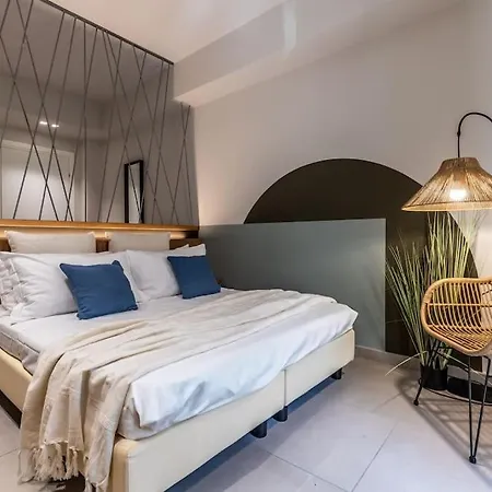 Dafne Room Speciale, Elegante Con Balcone