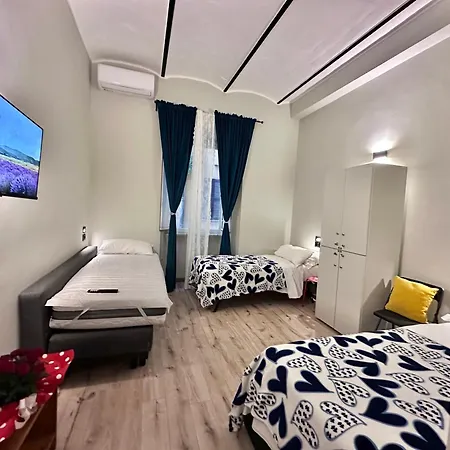 Român Holidays