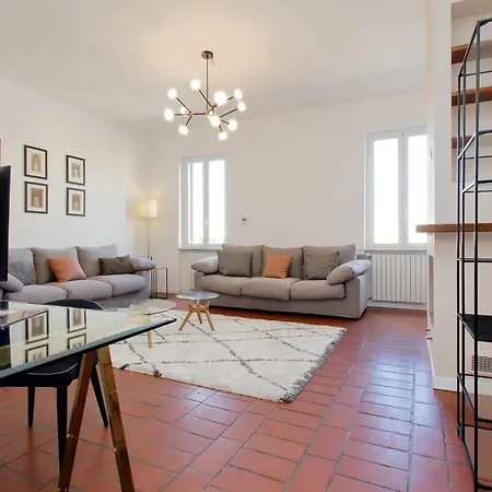 Torre Argentina Apartment