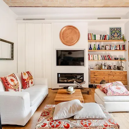 Trastevere Luxury 2Br Piazza San Cosimato View