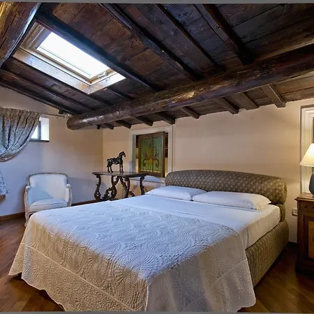 Pantheon Luxury Apartment