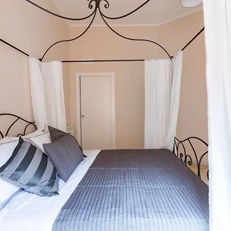 G-House Pettinari Apartment
