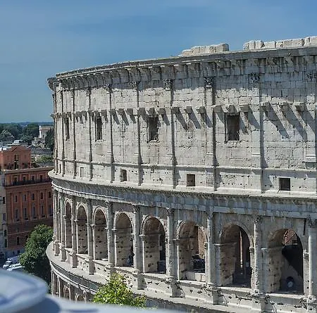 Colosseum Corner