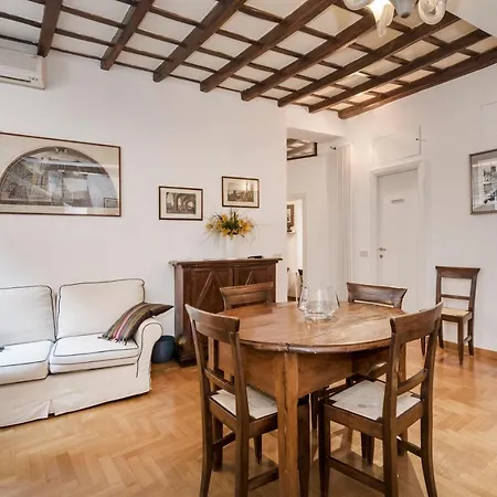 Campo De' Fiori Apartment