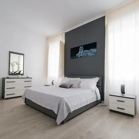 Spanish Steps 3 Bedrooms Cozy,Elegant And Central