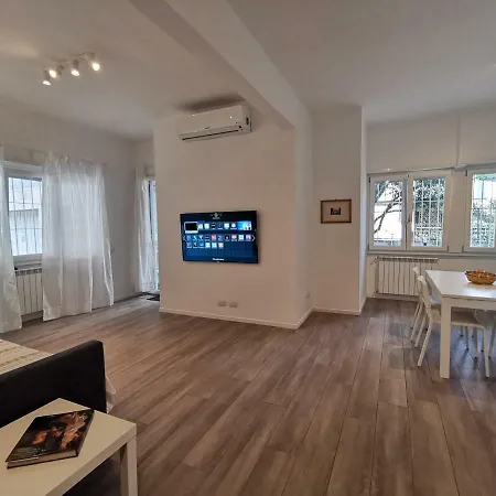 Cozy San Pietro Apartment