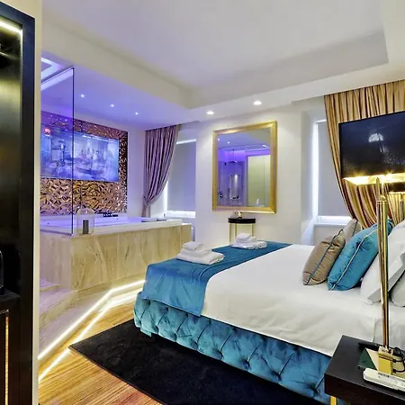 Trevi Diamond Luxury Suites & Jacuzzi