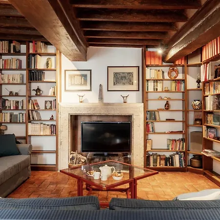 Domus Quiritum Charming, Appartamento D'Epoca A Campo De' Fiori