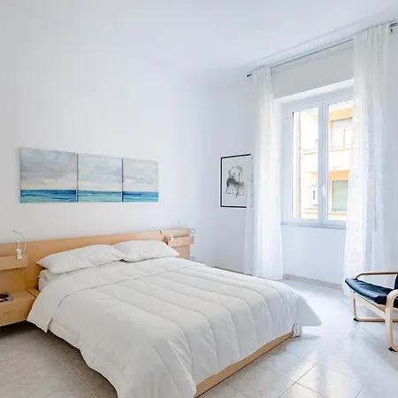 Arezzo Apartment, Metro Bologna E Bus Per La Sapienza, 4 Persone, Wifi