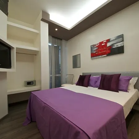 Roma Naif Rooms