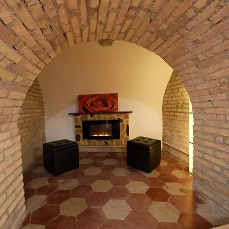 Easy Holidays - In Selci Colosseo