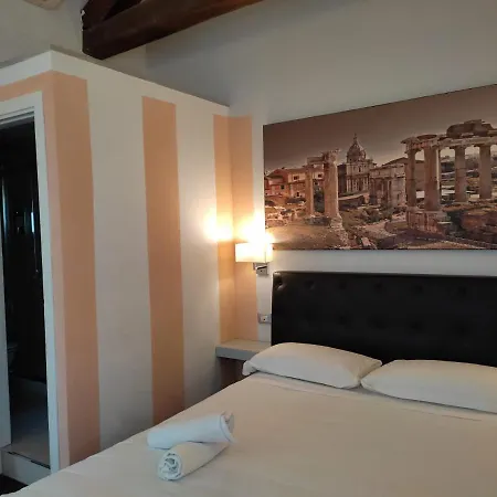 Relais Arco Della Pace Hotel