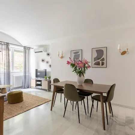 iFlat Bright Apartment near Caracalla Baths
