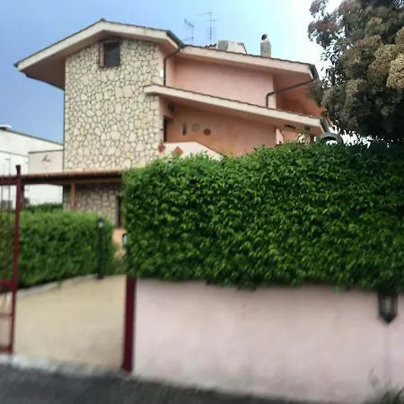 Enza-Home-In-Roma