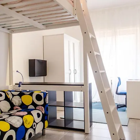 Room In Guest Room - Kamchu Apartments Room Piazza Bologna 1