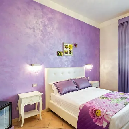 Pretty Room In Vatican Rome Center