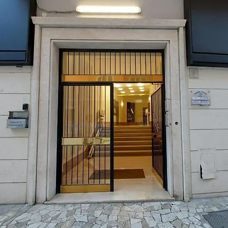B&B 