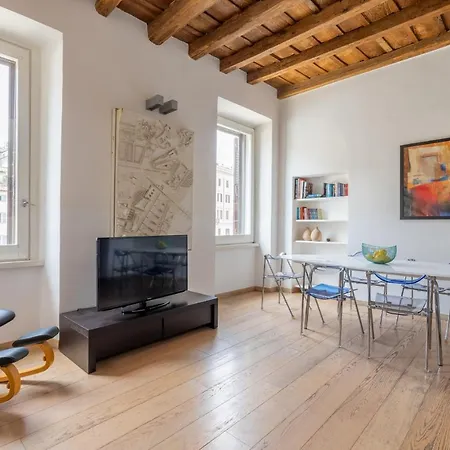 Modern Apartment In Campo De Fiori
