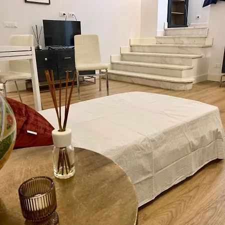 Casa Con Giardinetto Al Centro Di Roma Apartment