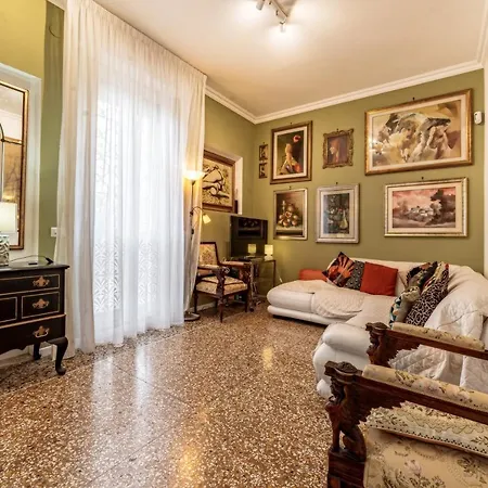 Amly Mary Roof Garden Apartment