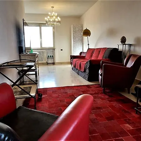Penthouse Near Central Rome, Free Parking.