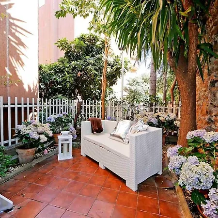 Charming Patio Apartment Trastevere -Topcollection