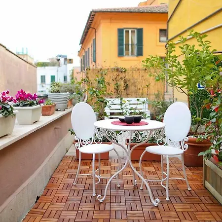 Terrace Modern Studio Trastevere -Topcollection