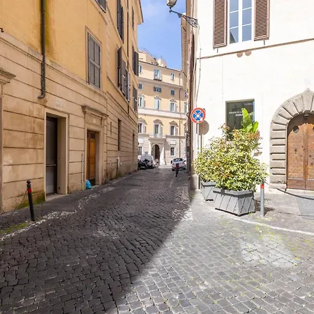 Vg Piazza Navona 5 Stelle Montecitorio Room