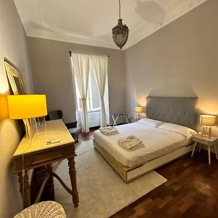 Lounge Apartment - University