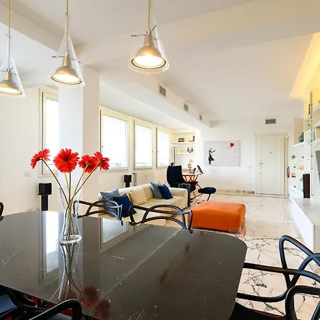 Ferienwohnung Peaceful Penthouse With Garage By Ndp Rent