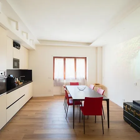 - Roman Ruins House - 750M From The Metro Station