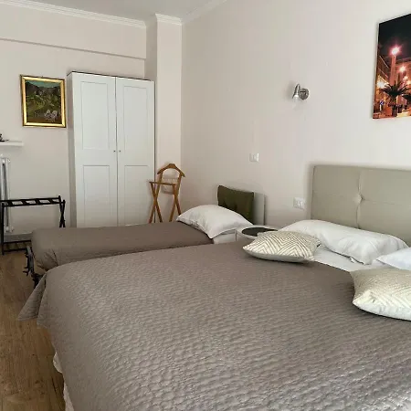 Golden Rooms Cipro