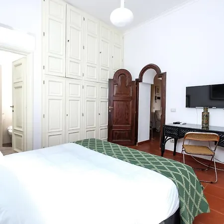 Trastevere Charming Retreat On Cobblestone Street