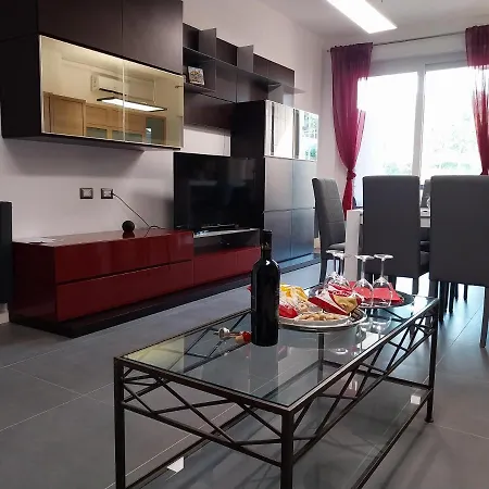 J U B I L E H O U S E R O M E Apartment