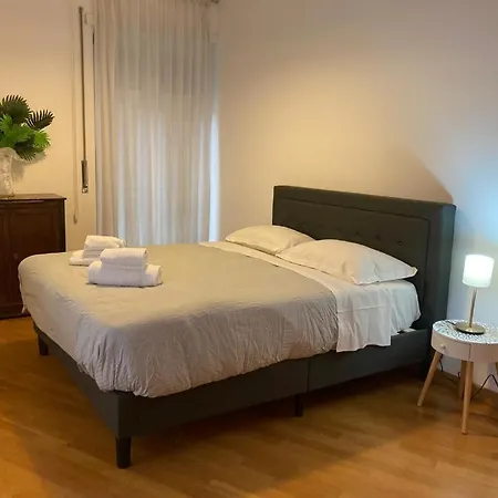 Fairome Apartment 2 Pini