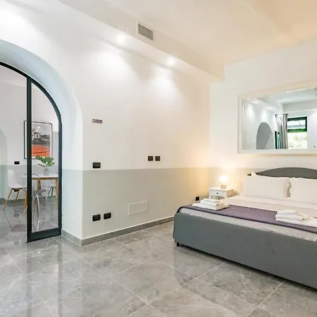 Laurina Deluxe Apartment