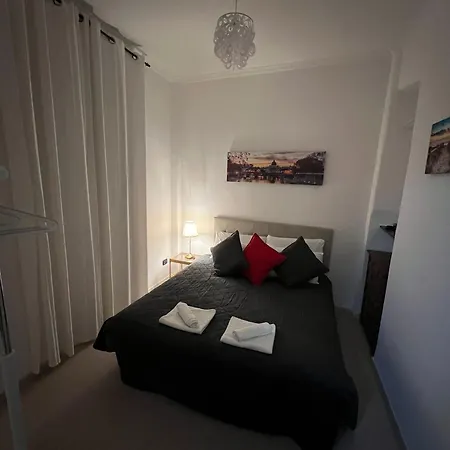Centro Stazione Tuscolana Apartment