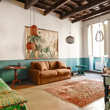 Charming Apartment In Monti, Steps To Colosseum