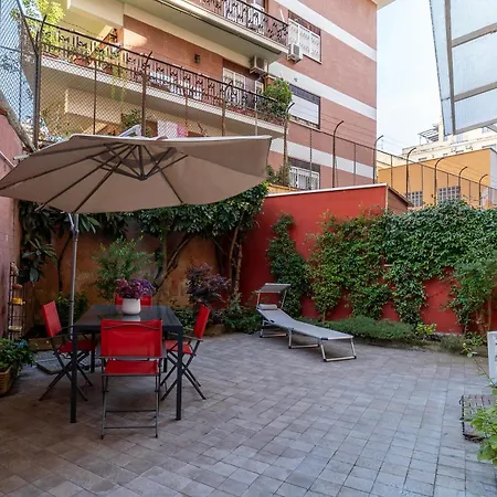 Piazza Di Roma Turquoise Apartment