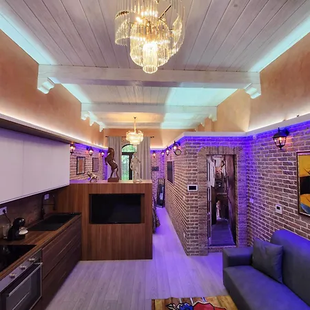 The Imperial Suite E The Bricks