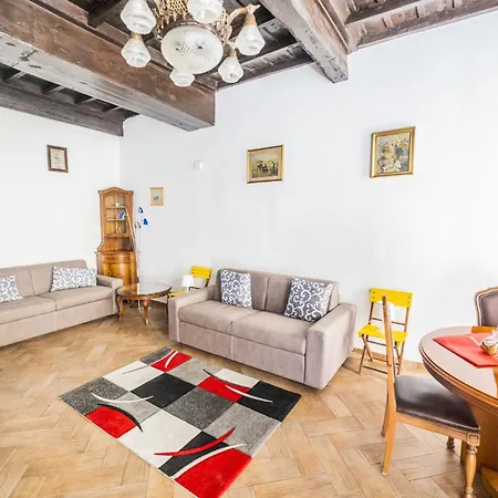 Campo De Fiori Large Family Apartment