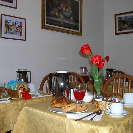 Emanuela Guest House