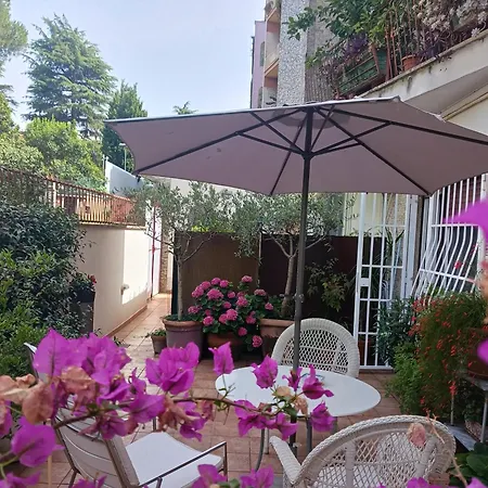 Garden House Apartment