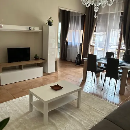 Collina Fleming 32 Apartment