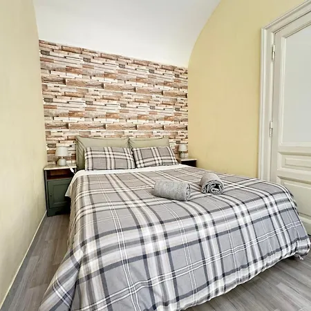 Casa Angelica Colle Oppio / Colosseo Apartment